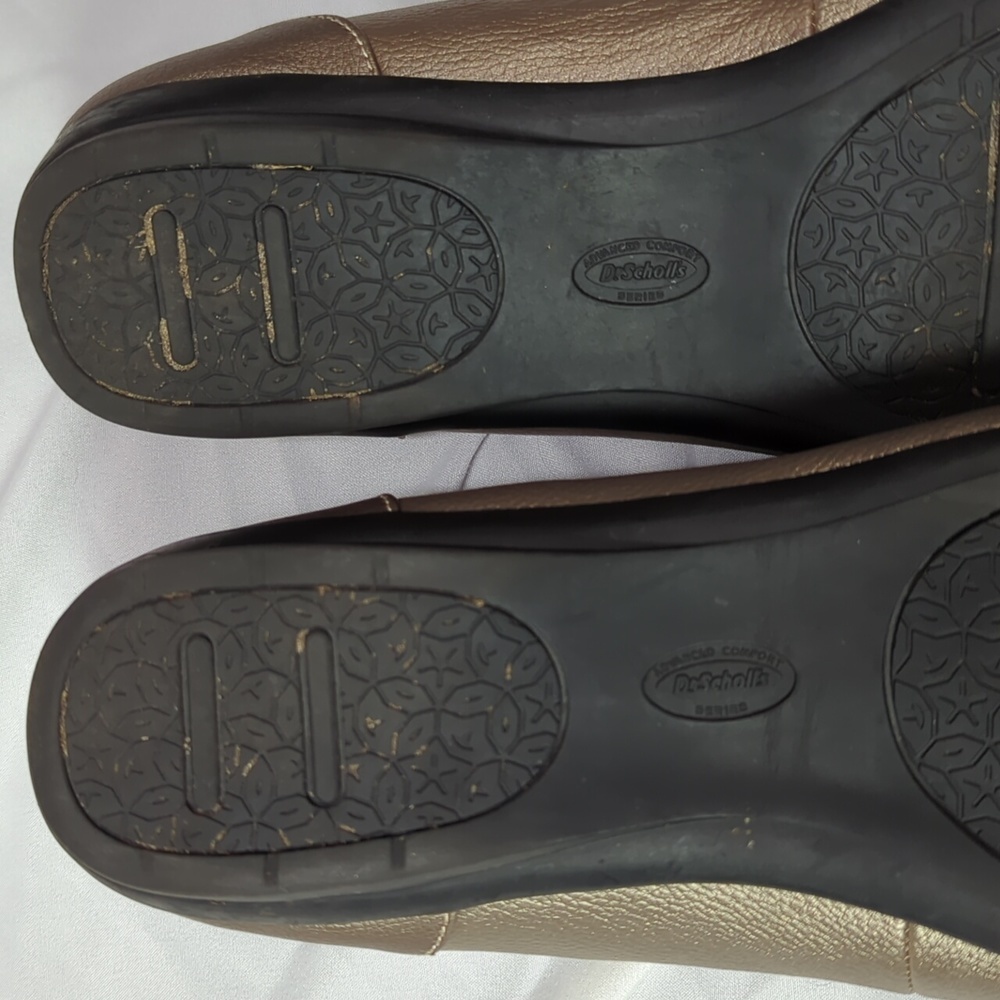 Dr Scholl's Sz 9 Gold/Copper Flats. Comfortable and stylish comfort flats - Picture 11 of 12